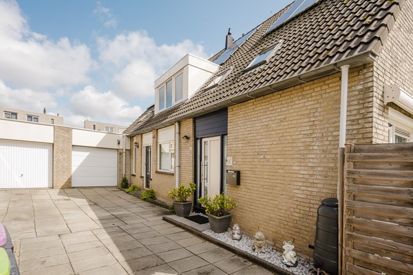 Medium property photo - Johanna Engwirda-Agricolastraat 15, 3207 DA Spijkenisse
